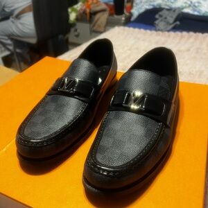 Men  Louis Vuitton dress shoes worn once